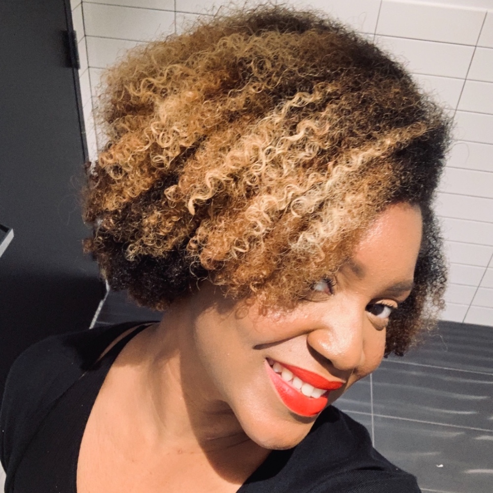 Meet your Posher, Latetia